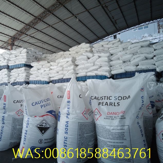 Caustic soda pearls