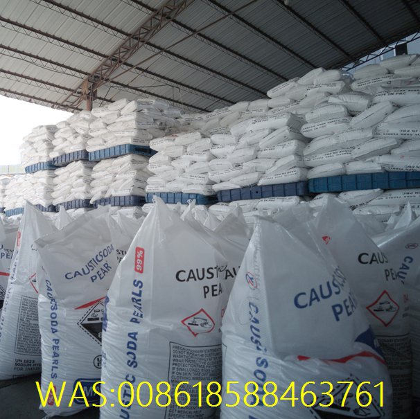 Caustic soda pearls