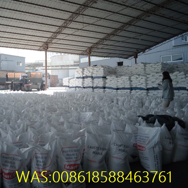 Caustic soda pearls
