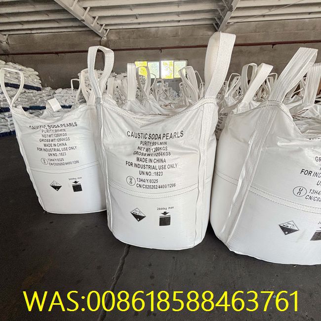 caustic soda pearls uses