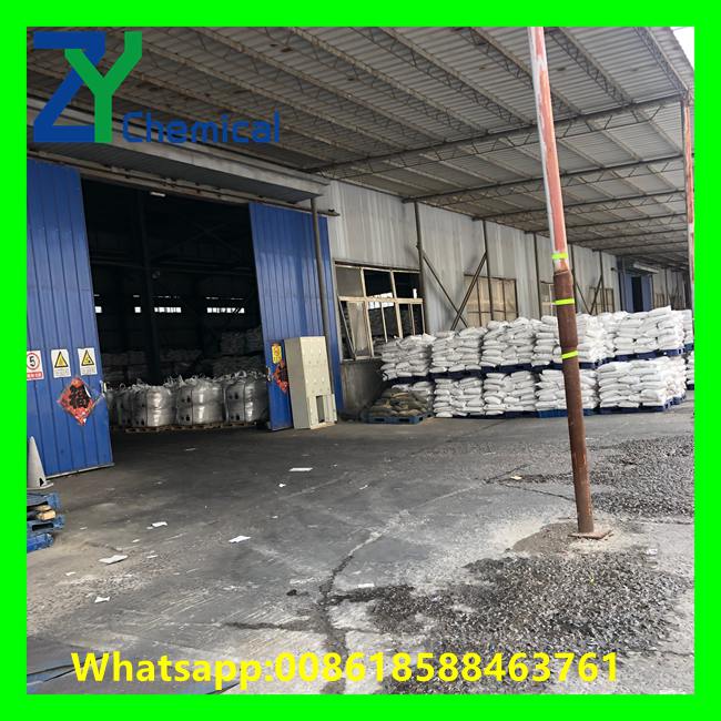 Stockage sacs 25kg soude caustique en perles entrepot