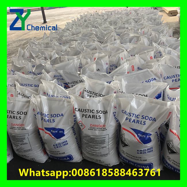 Entrepot stockage soude caustique usine Tianjin Chine